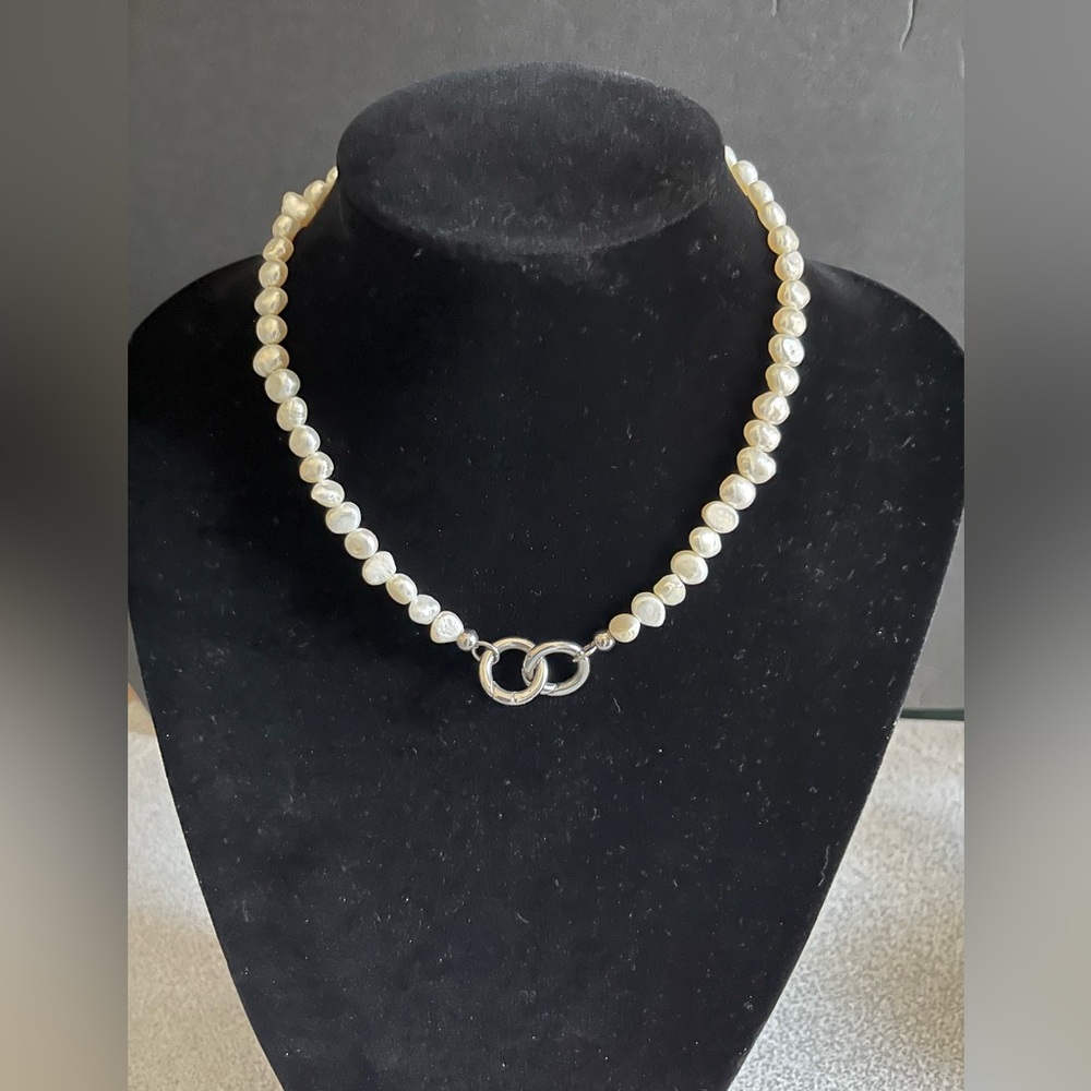 Freshwater Pearl Circle Clasp Necklace